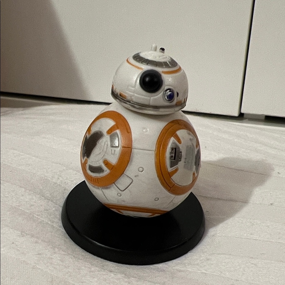 Star Wars Action Figures Set - Black, White, Red, Brown - Picture 8 of 11